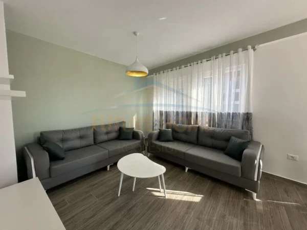 Tirane, jepet me qera apartament 2+1+Aneks+Ballkon Kati 5, 98 m² 500 € (Unaza e Re)