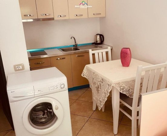 Tirane, jepet me qera garsonier 1+1 Kati 1, 29 m² 270 € (ali demi)