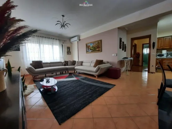 Tirane, jepet me qera apartament 2+1 Kati 7, 120 m² 600 € (don bosko)