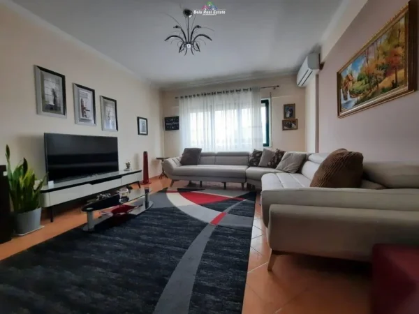 Tirane, jepet me qera apartament 2+1 Kati 7, 120 m² 600 € (don bosko)