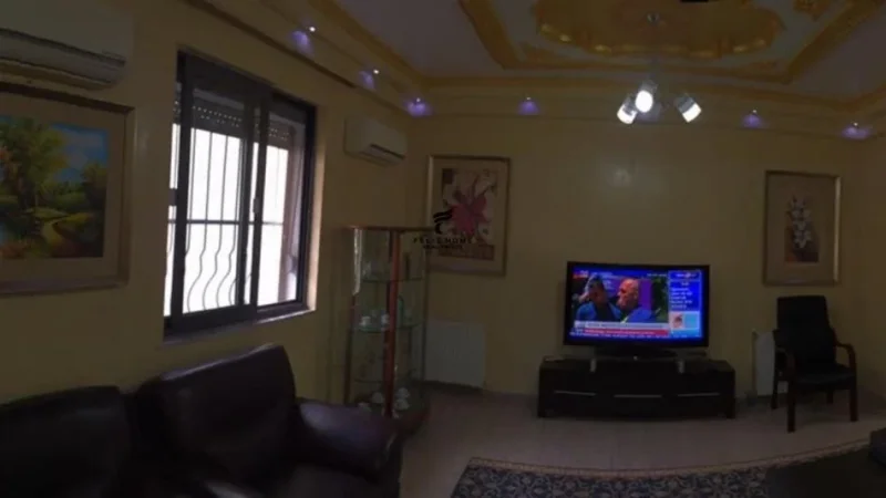 Tirane, jepet me qera Vile 3 Katshe Kati 4, 580 m² 1.200 € (INSTITUT)