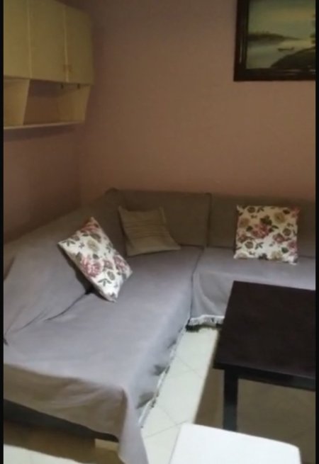 Tirane, jepet me qera apartament 1+1+Ballkon Kati 3, 75 m² 360 € (Astir)