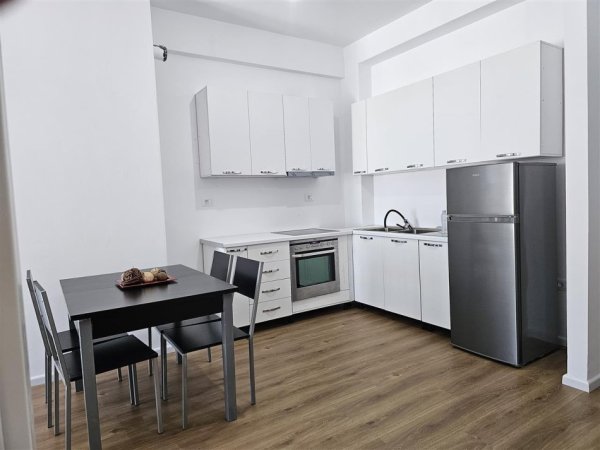 Tirane, jepet me qera apartament 1+1+Ballkon Kati 7, 61 m² 450 € (Ali Dem rezidenca Kaimi.)