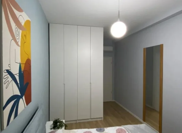 Tirane, jepet me qera apartament 1+1+Ballkon Kati 2, 65 m² 55 € (21 Dhjetori kompleksi Magnet.)