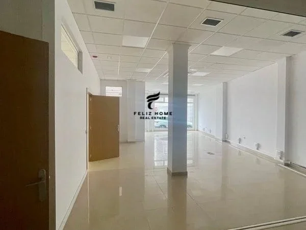 Tirane, jepet me qera dyqan Kati 0, 110 m² 3.000 € (KOMPLEKSI DELIJORGJI)