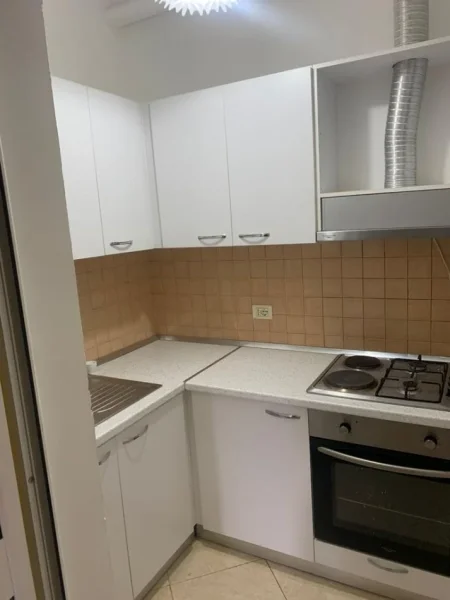Tirane, jepet me qera apartament 2+1+Ballkon Kati 2, 85 m² 430 € (Don Bosko ,prane vodafone .)