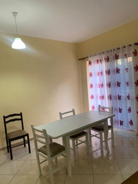 Tirane, jepet me qera apartament 2+1+Ballkon Kati 2, 85 m² 430 € (Don Bosko ,prane vodafone .)