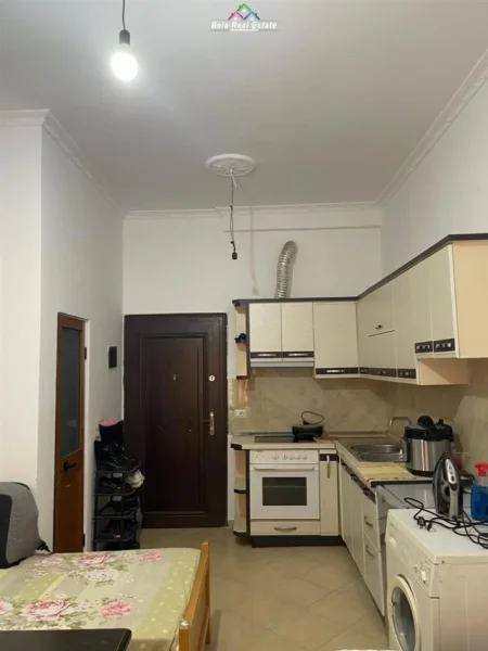 Tirane, jepet me qera garsonier 1+1 Kati 5, 35 m² 300 € (5 MAJI)