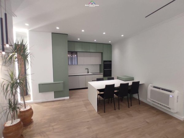Tirane, jap me qera apartament 3+1 , 130 m² 1.800 € (LIQENI I THATE)