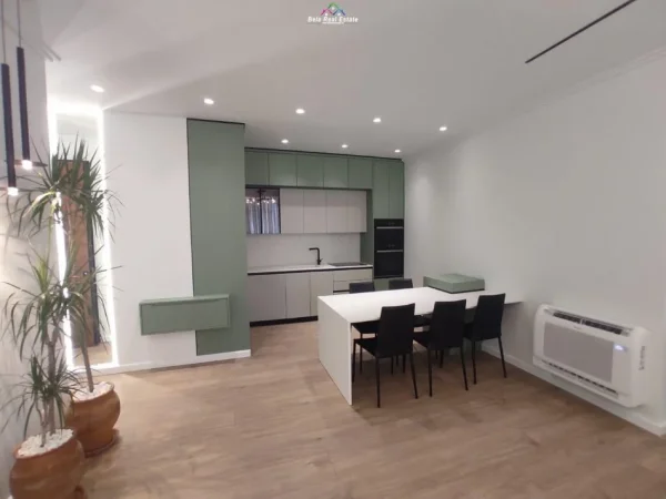 Tirane, jap me qera apartament 3+1 , 130 m² 1.800 € (LIQENI I THATE)