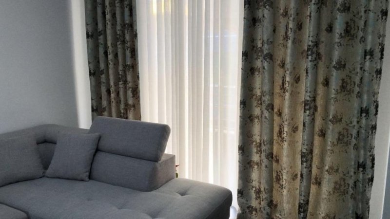Tirane, jepet me qera apartament 1+1+Ballkon Kati 4, 65 m² 350 € (Shkoze pallatet e tom doshit)