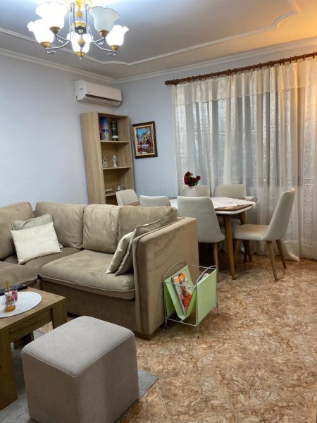 Tirane, jepet me qera apartament 2+1+Ballkon Kati 2, 80 m² 55.000 leke (SHKOLLA E BALETIT)