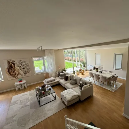 Tirane, shitet apartament 3+1 , 350 m² (Petrele)