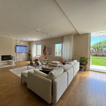 Tirane, shitet apartament 3+1 , 350 m² (Petrele)