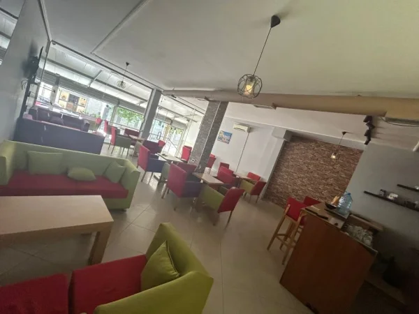 Tirane, jepet me qera Kati 1, 130 m² 500 € (Babrru)