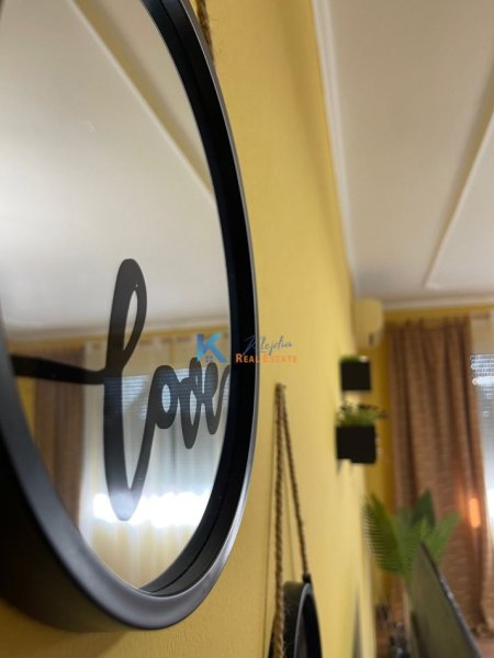 Tirane, jap me qera apartament 3+1+Ballkon Kati 2, 124 m² 800 € (Ish Tregu Elektrik)