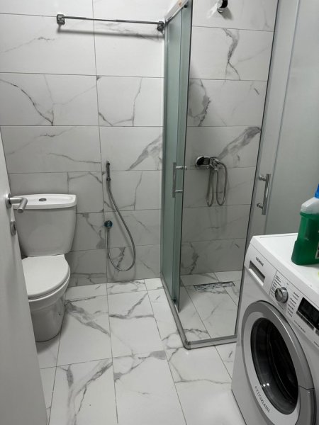 Tirane, jepet me qera apartament 2+1+Ballkon Kati 3, 78 m² 450 € (Rruga e Dibres)