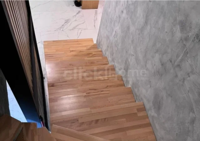 Durres, shitet Vile Gjiri Lalzit 4+1+Aneks+Ballkon , 400.000 €
