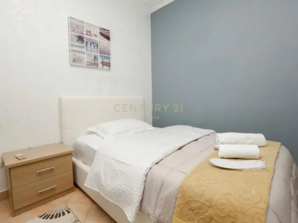Tirane, jepet me qera apartament 3+1 Kati 11, 143 m² 800 € (ish ekspozita)