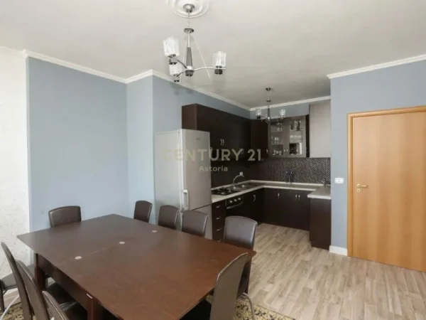 Tirane, jepet me qera apartament 3+1 Kati 11, 143 m² 800 € (ish ekspozita)