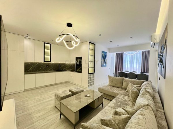 Tirane, shes apartament 3+1+2 +POSTE PARKIMI , 111 m² 275.000 € (Kompleksi Delijorgji)