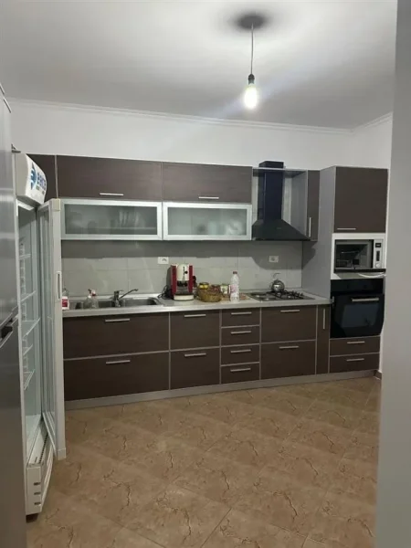Tirane, shitet apartament 2+1 Kati 5, 161 m² 206.000 € (Mbikalimi i Komunes)