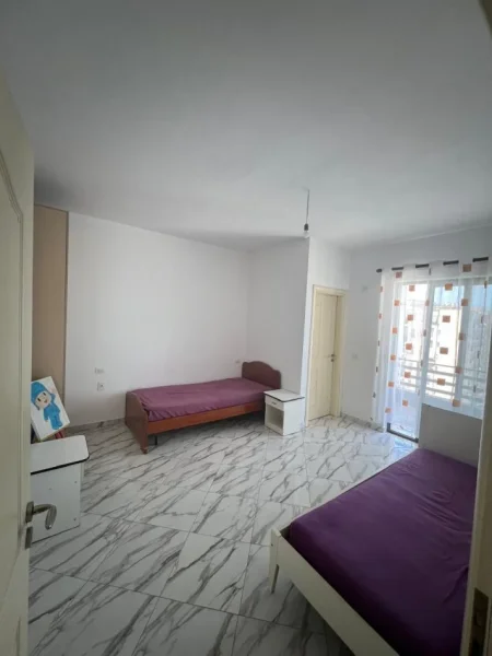 Tirane, jepet me qera apartament 2+1 Kati 7, 100 m² 500 € (Yzberisht)
