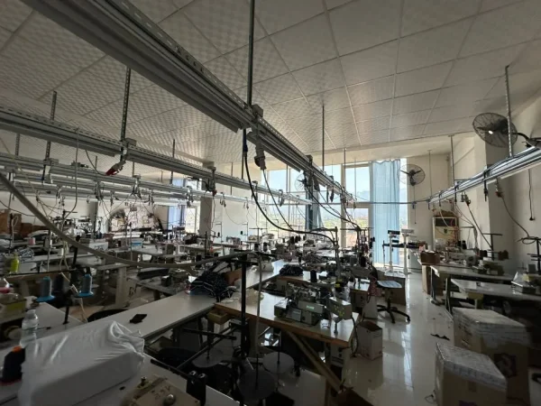 Tirane, jepet me qera ambjent biznesi Kati 4, 1.080 m² (Sauk)