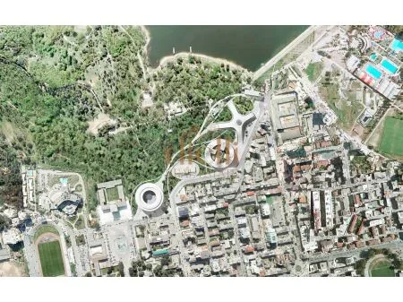 Tirane, shitet toke , 10.700 m², 100 euro per m2, (Prane City Park)