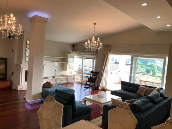 Tirane, jepet me qera Vile 3+1+Aneks+Ballkon Kati 2, 220 m² 3.000 € (Long Hill)