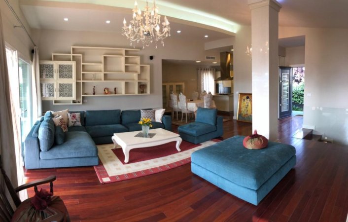 Tirane, jepet me qera Vile 3+1+Aneks+Ballkon Kati 2, 220 m² 3.000 € (Long Hill)