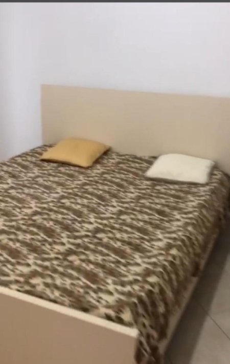 Tirane, jepet me qera apartament 1+1 Kati 1, 120 m² 280 € (5 Maj)