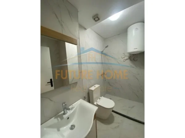 Tirane, jepet me qera apartament 2+1+Ballkon Kati 7, 134 m² 600 € (Zogu i Zi)