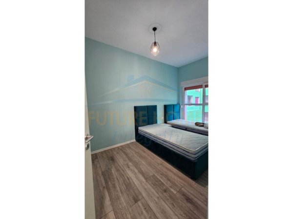 Tirane, jepet me qera apartament 2+1 Kati 3, 98 m² 450 € (Ali Dem)