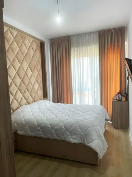 Tirane, jepet me qera apartament 1+1 Kati 8, 65 m² 500 € (Frosina Plaku)
