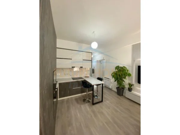 Tirane, shitet apartament 1+1 Kati 3, 67 m² 97.000 € (Ali Dem)