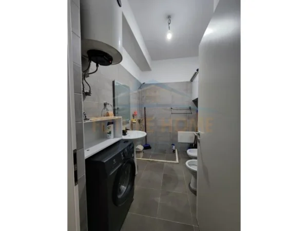 Tirane, shitet apartament 1+1 Kati 6, 67 m² 100.000 € (Ali Dem)