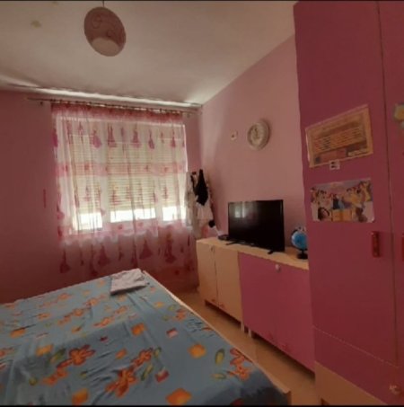 Tirane, jepet me qera apartament 2+1 Kati 4, 97 m² 400 € (YZBERISHT)