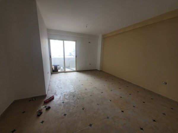 Tirane, shitet apartament 1+1+Ballkon Kati 1, 67 m² 65.000 € (Fresku)