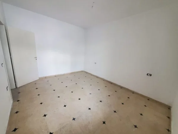 Tirane, shitet apartament 1+1+Ballkon Kati 1, 67 m² 65.000 € (Fresku)