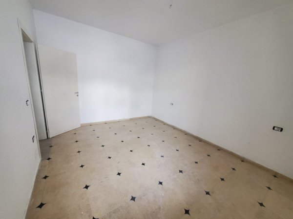 Tirane, shitet apartament 1+1+Ballkon Kati 1, 67 m² 65.000 € (Fresku)