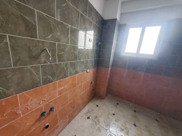 Tirane, shitet apartament 1+1+Ballkon Kati 1, 67 m² 65.000 € (Fresku)