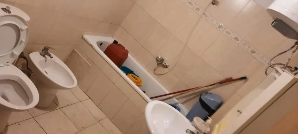Tirane, jepet me qera apartament 2+1+Ballkon Kati 5, 90 m² 400 € (KONGRESI I MANASTIRIT)