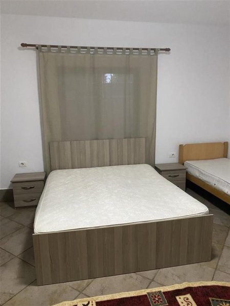 Tirane, jepet me qera apartament 1+1 Kati 1, 60 m² 300 € (SELITE)