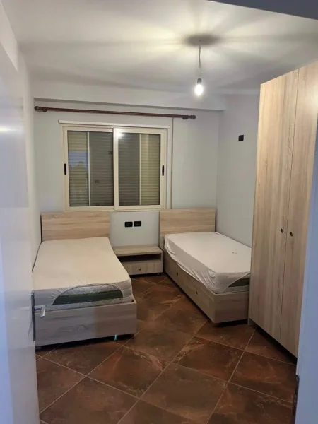 Tirane, jepet me qera apartament 2+1+Ballkon Kati 3, 104 m² 350 € (FRESK)