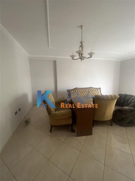 Tirane, jepet me qera zyre Kati 3, 103 m² 500 € (Astir, afer bar 2 Palma)