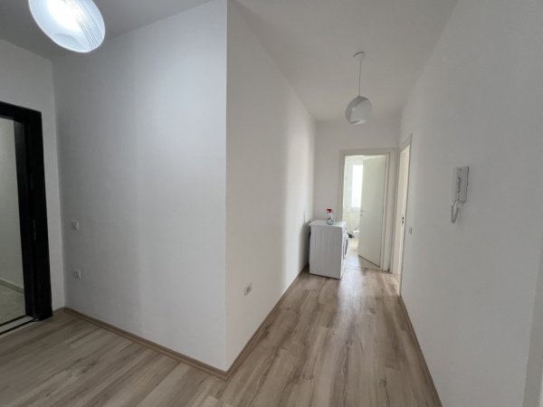 Tirane, jepet me qera apartament 2+1 , 90 m² (ish fusha e aviacionit)