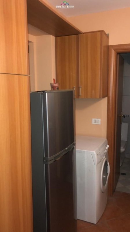 Tirane, jepet me qera apartament 2+1 Kati 4, 72 m² 470 € (Brryli)