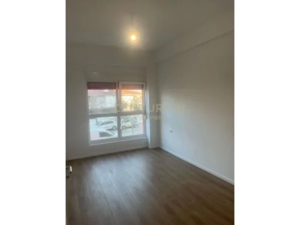 Tirane, jepet me qera apartament 1+1 Kati 2, 53 m² 330 € (Ali Dem, te Rezidenca Kaimi)