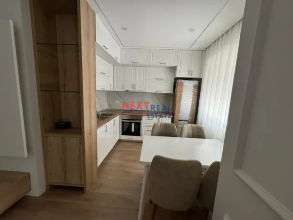 REZERVO PRONEN VETEM ME 500€! Vlore, shitet apartament 2+1+Ballkon Kati 2, 100 m² 280.000 € (UJE I FTOHTE)